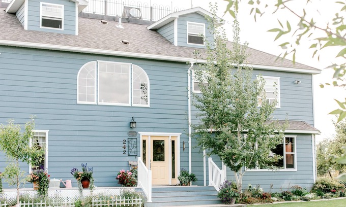 Byron House | Brand New Listing! - Multi-Family Big Horn Basin Retreat