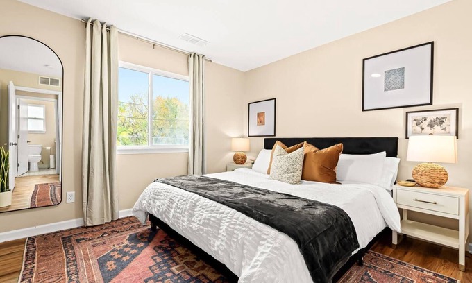 Roseville Apartment | Brand New! Lower Flat 1BR Near Downtown, Roseville