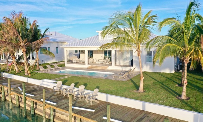 Treasure Cay House | BRAND NEW - Luxurious Oceanfront Escape in Treasure Cay with Pool and Dock!