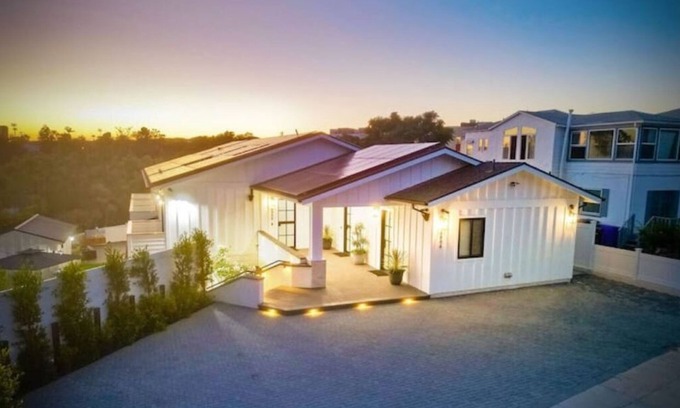 College West House | Brand New Luxurious 5-Bedroom House