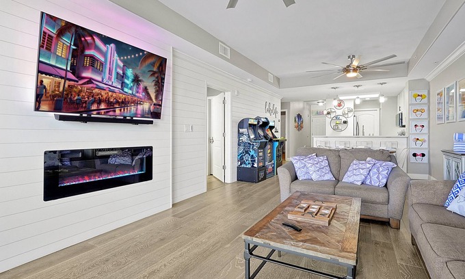 Florida Central Atlantic Coast Resort | Brand New Luxury Lakefront Condo ★ 5 Min to Disney ★ Fireworks View/18th Floor