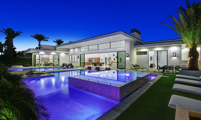 Magnesia Falls Cove House | Brand New Luxury Vacation Rental, Private Resort Style Pool & Spa 1