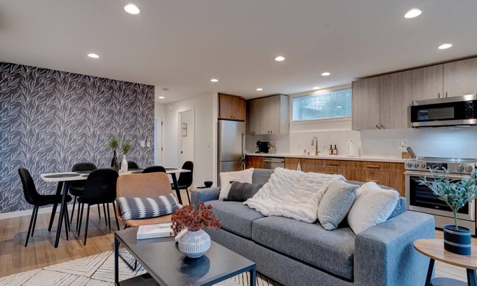 Green Lake House | Brand new, Modern 2 Bedroom home near Greenlake.