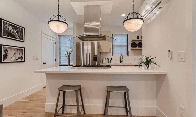 Jefferson Park House | Brand New! Modern LoHi Jeff Park Carriage House