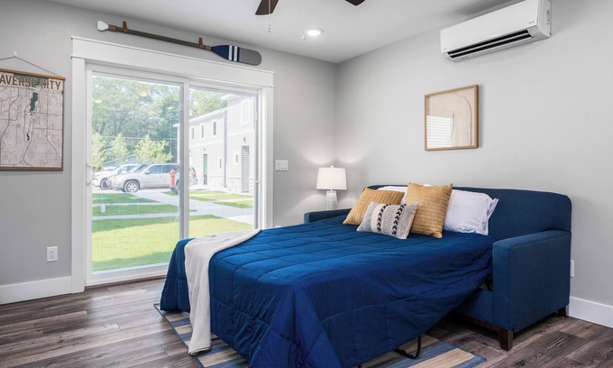 Traverse City House | Brand New Modern and Cozy Townhouse On The Cusp Of Downtown Traverse City