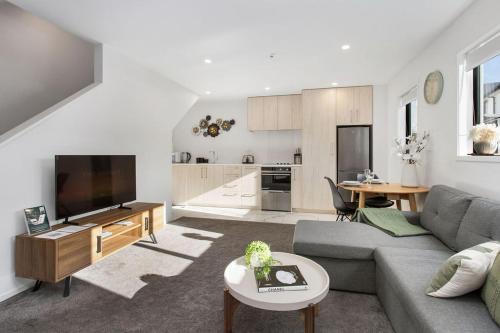 Riccarton Apartment | Brand New Opposite Hagley Park Close CBD Hospital