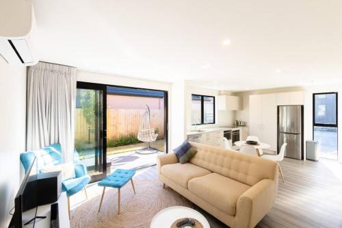 Edgeware Apartment | Brand New, Private & Central Townhouse