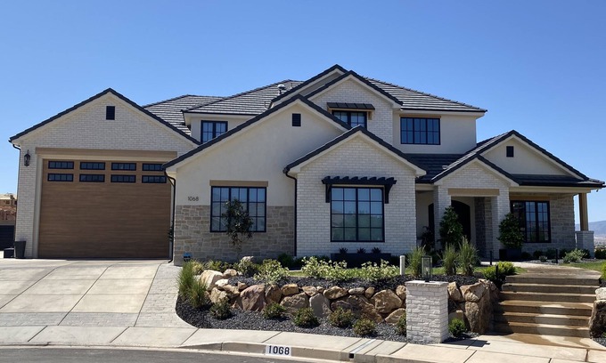 Washington Fields House | Brand New! | Quiet & Secluded | Close to Southern Utah adventures and beauty