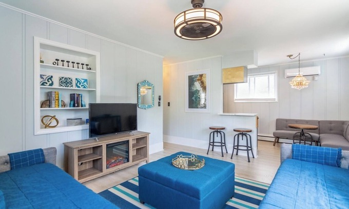 Annapolis Condo | Brand New Reno in Historic Dist w 2 Parking spots