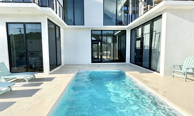 Bouvet Island Villa | BRAND NEW- STEPS to the BEACH 🏝️- HEATED 🔥 POOL & SLIDE 🛝 KING BEDS