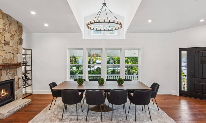 Eldridge House | BRAND NEW! Spacious and Pristine newly remodeled 4-bedroom home in Glen Ellen.
