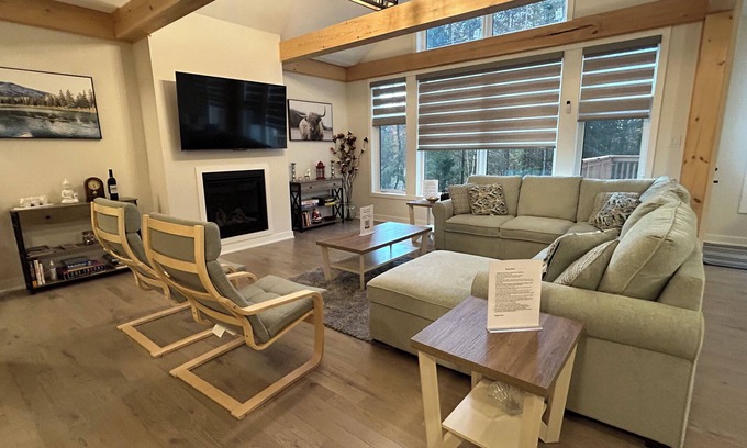 Dwight House | Brand New spacious & beautiful cottage in Northern Lights - Huntsville, Muskoka