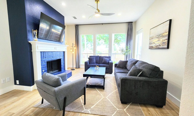 McKinney House | Brand New Spacious Serenity Getaway - King Bed!