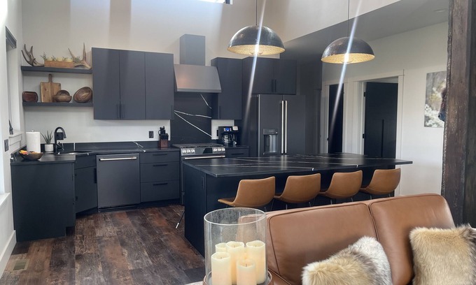 Bozeman House | Brand New Spectacular Bridger Mountain View’s!