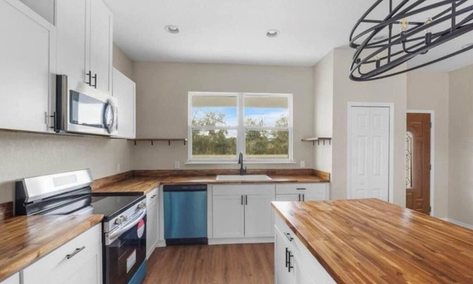 Nalcrest House | Brand New Spring Fed Lake Front Home