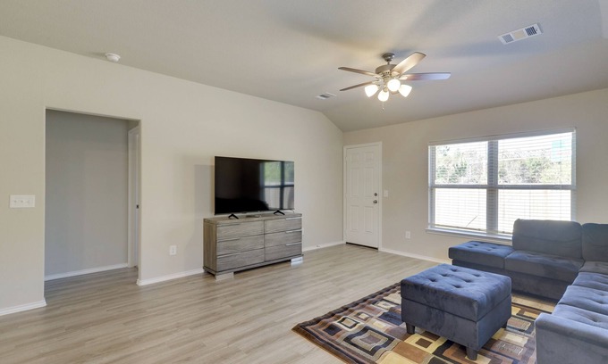 Spring Cottage | Brand New Spring Home < 1 Mi to Old Town!