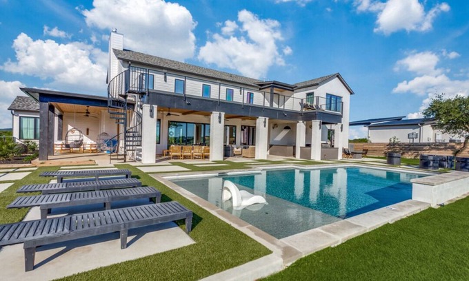 Graford House | Brand New! Stunning LARGE Lakehouse at Hell's Gate Basin and Possum Kingdom Lake