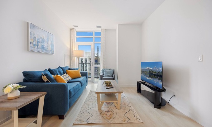 Beverley Glen Apartment | Brand New, Stylish 2-Bedroom, 2-Bathroom Apartment with Free Parking