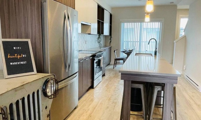 Mill Lake House | ?Brand New Stylish 2BTownhome+Garage Parking-for6?