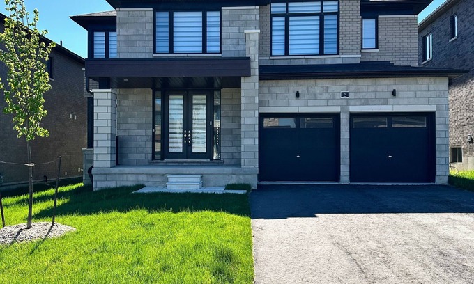 Wasaga Beach House | Brand New Stylish Family Oasis Near Beach