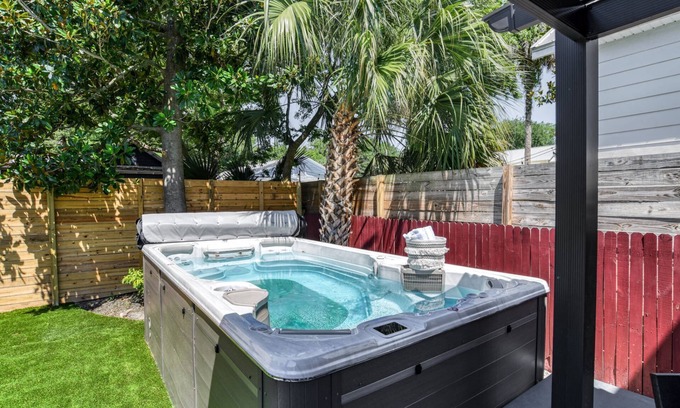 Lincolnville House | Brand New! Swim Spa, Fire Pit, Game Room, Downtown Historic District, $300 in Free Tickets!