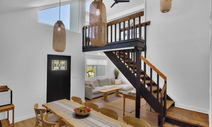 Terrace Park House | Brand New Tampa Grande with Entertaining Backyard, 2 minutes to Busch Gardens