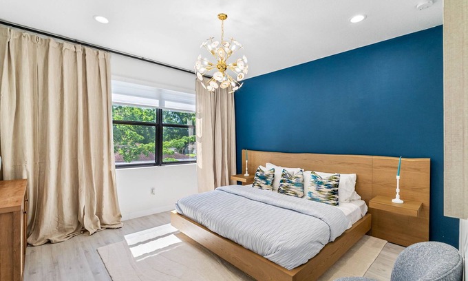 University House | Brand New Tampa Townhouse Prime Location
