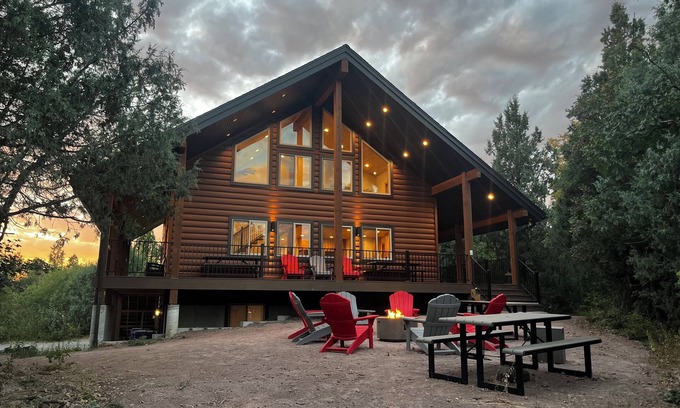 Ashton Cabin | BRAND NEW Teton View Cabin, Wi-Fi, 2 Master Suites, Yellowstone & Teton basecamp