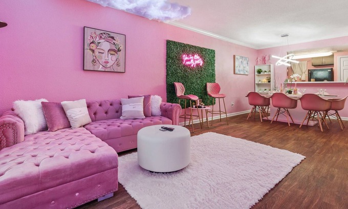 Greenway Plaza-Upper Kirby Apartment | *BRAND NEW* "The Pink Palace" @ River Oaks