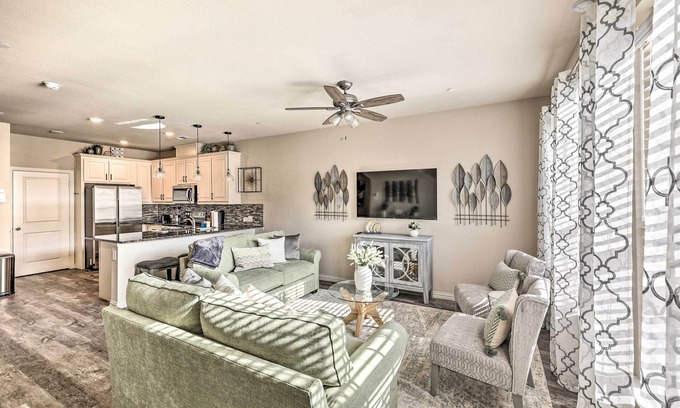 Denton House | Brand-New Townhome Near UNT/TWU & The Square!