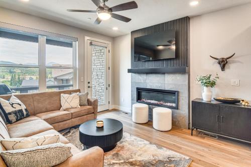 Rendezvous House | Brand-New Townhome with Hot Tub, 4 Mi to Winter Park