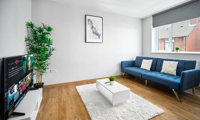 Stourbridge Apartment | Brand New Two Bed - Parking - Stourbridge