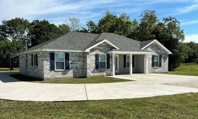Milton House | Brand New Upscale 3bed/2bath Home in Church Point, LA!