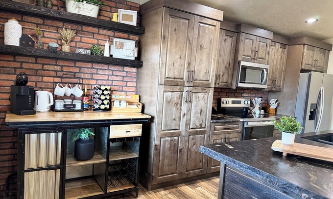 Torrey Villa | Brand New Villa "The Coop" in the heart of Torrey