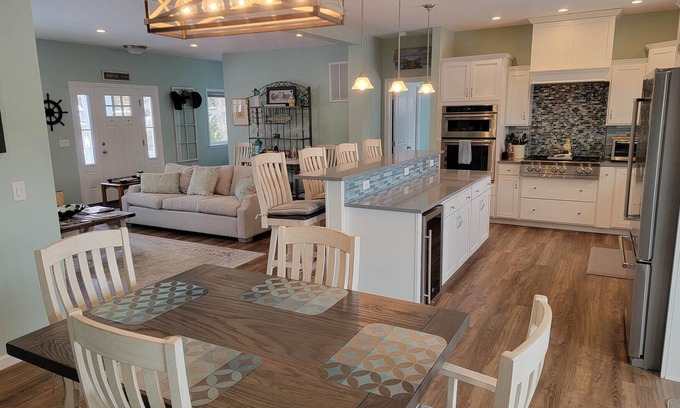 Mattituck House | Brand New Waterfront Home with Boat Dock & Hot Tub