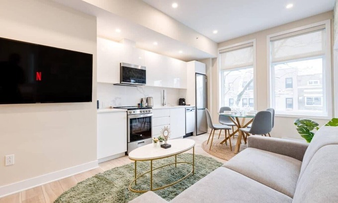 Plateau Mont Royal Apartment | *BrandNew* 2BR+SofaBed w/Roof Top in MTL -25