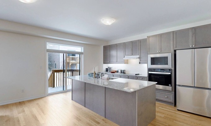Durham Region House | *BrandNew* 5 Bed 3 Bath Cozy Getaway Home