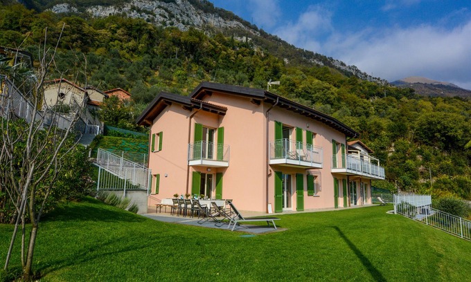 Tremezzina Apartment | Brandnew apartment with stunning view and pool