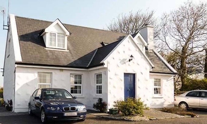 Kilcolgan Cottage | BRANDY HARBOUR COTTAGE in Ballinderreen, County Galway