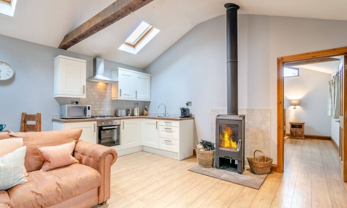 Richmond House | Brandy Lodge - One Bedroom House, Sleeps 2