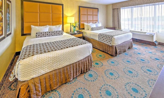 Claymont Hotel | Brandywine Plaza Hotel SureStay Collection by Best Western