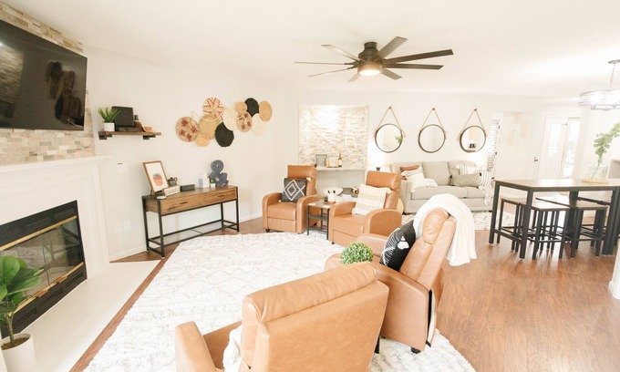 Table Rock Condo | *Branson Boho 1* Gated on GROUND FLOOR FULLY REDONE 2 king beds, 2 full bath!