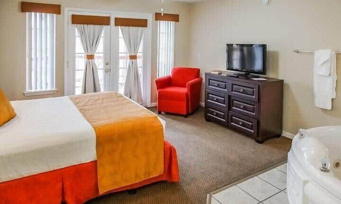 Branson Condo | Branson Condo on Thousand Hills Golf with Pool and close to 76 and Attractions