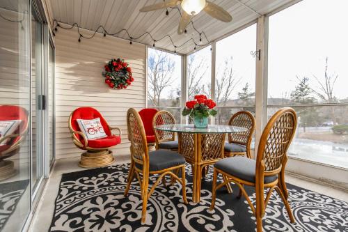 Table Rock Apartment | Branson Resort Condo - 3 Miles to the Strip!