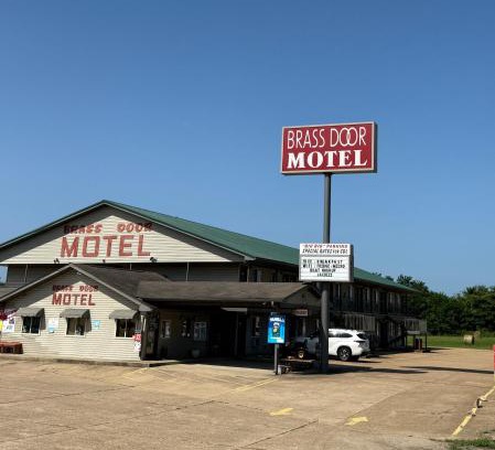 Gassville Hotel | Brass Door Motel