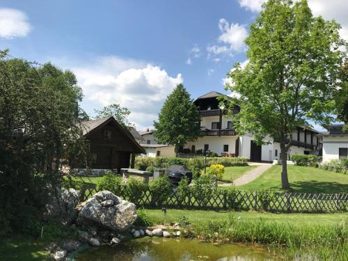 Sankt Georgen am Walde Hotel | Brau-Gasthof Sengstbratl