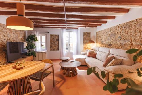 Barri Vell Apartment | Bravissimo Calderers El Cavall, in the Old Town