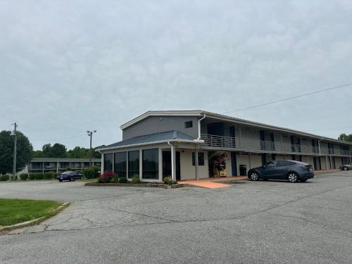 Greensboro Hotel | Bravo Inn Greensboro