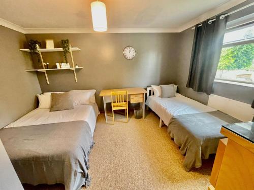 Headington House | Brazilian Family in UK 01