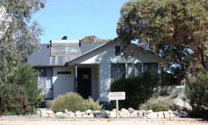 Ripon House | Breakaway Holiday House - close to beach